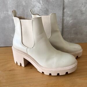 Chelsea chunky Cream Ankle Boots